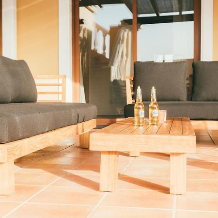 Moderne Villa Met Verwarmd Zwembad In كوراليهو المظهر الخارجي الصورة