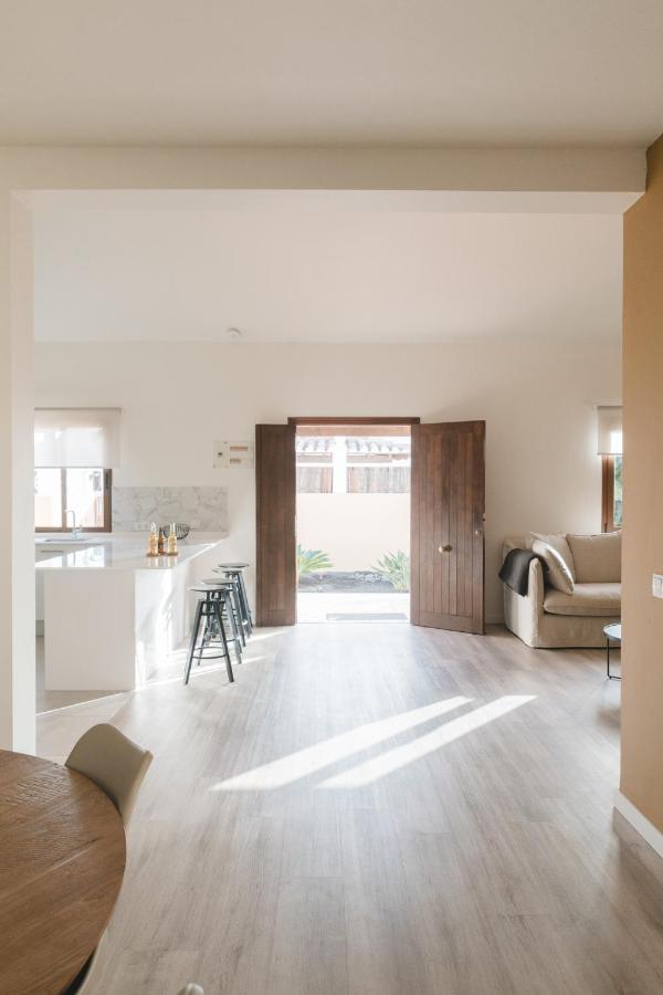 Moderne Villa Met Verwarmd Zwembad In كوراليهو المظهر الخارجي الصورة