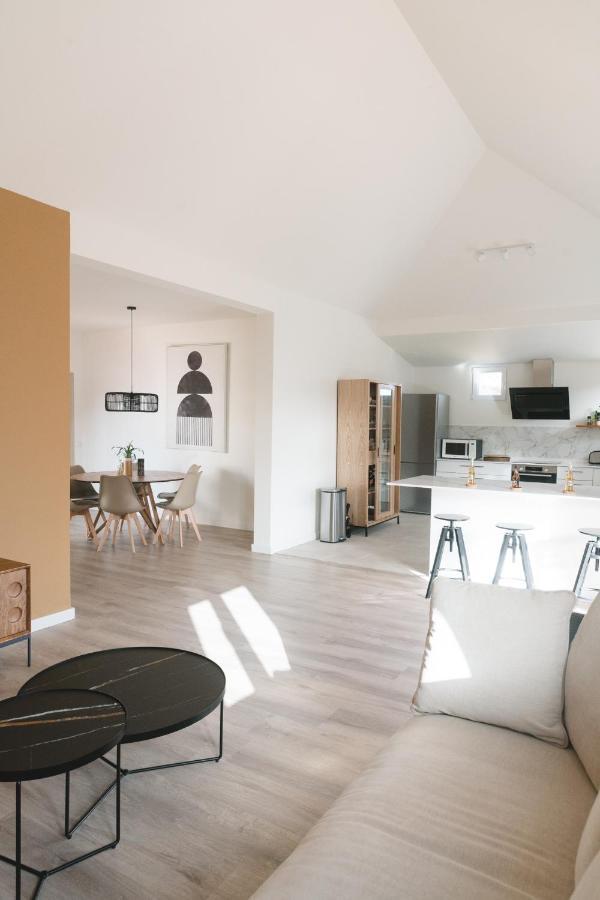 Moderne Villa Met Verwarmd Zwembad In كوراليهو المظهر الخارجي الصورة